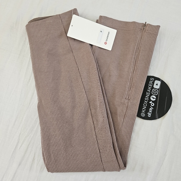 Lululemon Softstreme Zip-Leg HR Crop 25